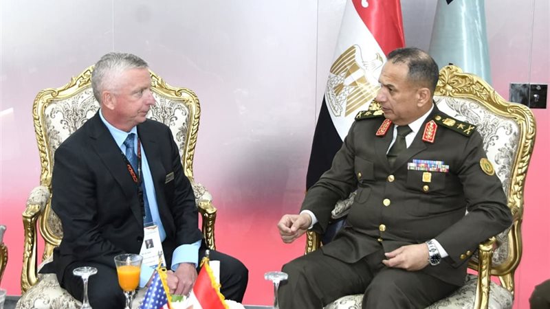 لقاءات ثنائية لقادة