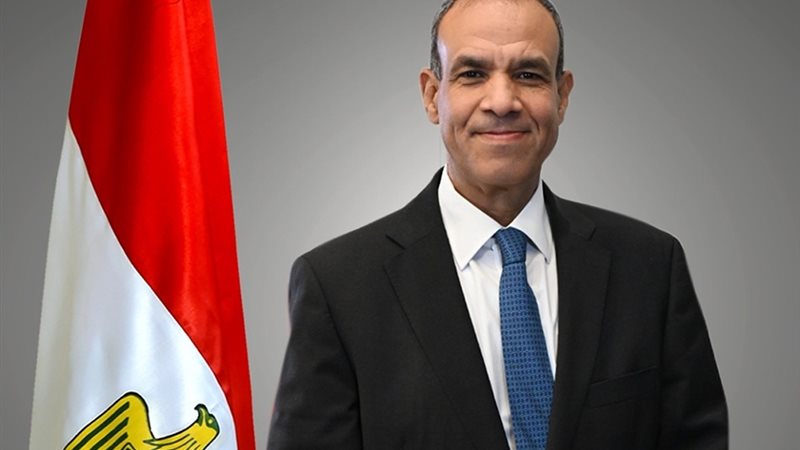 الدكتور بدر عبد العاطى،