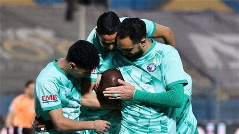 بيراميدز، فيتو
