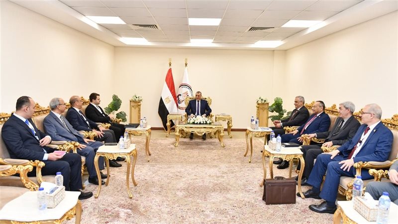 اجتماع وزير الدولة
