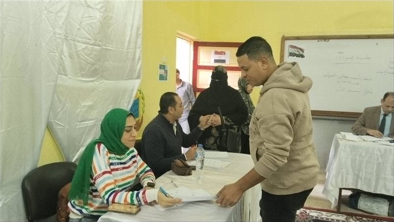 إقبال المواطنين على