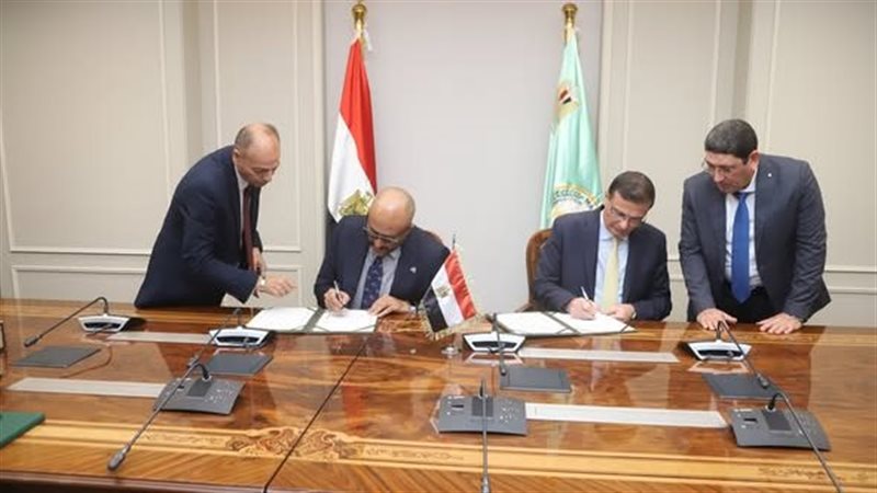 وزير الزراعة خلال