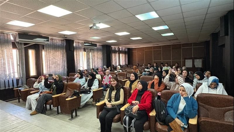 كلية الآداب جامعة