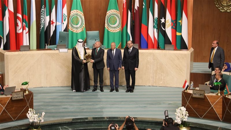 محافظ القاهرة اثناء