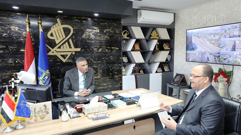 محافظ أسوان يلتقى