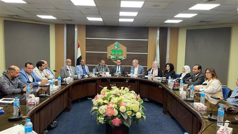 مستثمرو العاشر