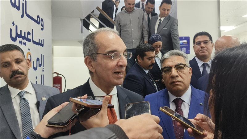 وزير الاتصالات 