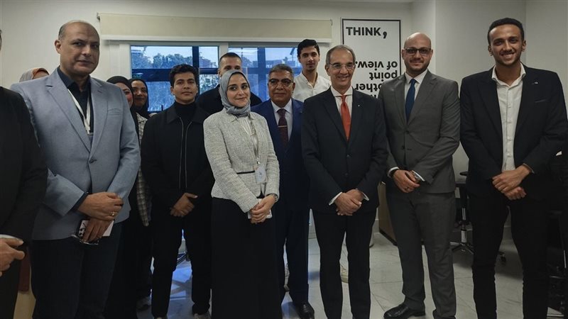 وزير الاتصالات يتفقد
