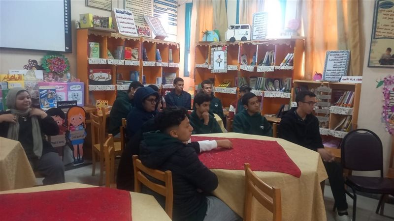 محاضرة تثقيفية لطلاب