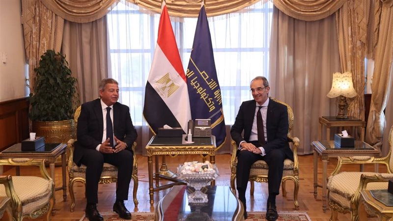 د عمرو طلعت والمهندس