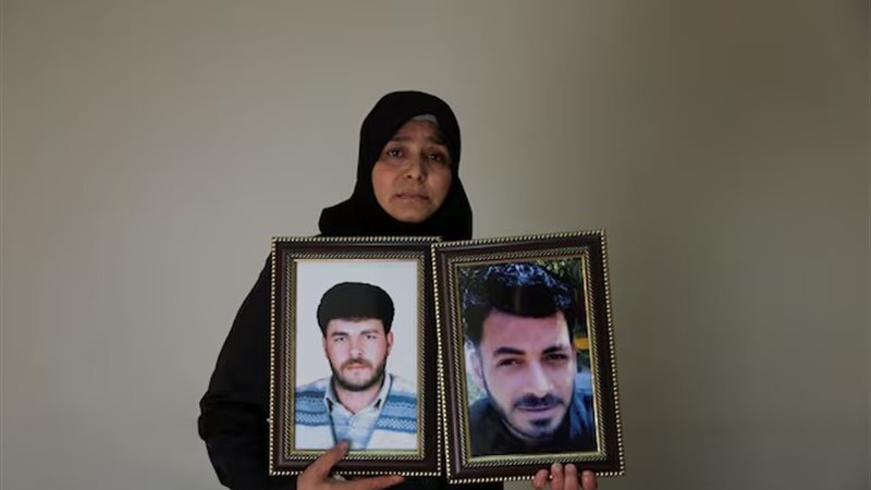 أمينة بقاعي تحمل