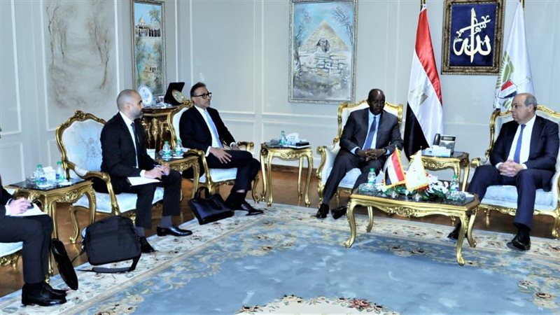 وزير الطيران المدني