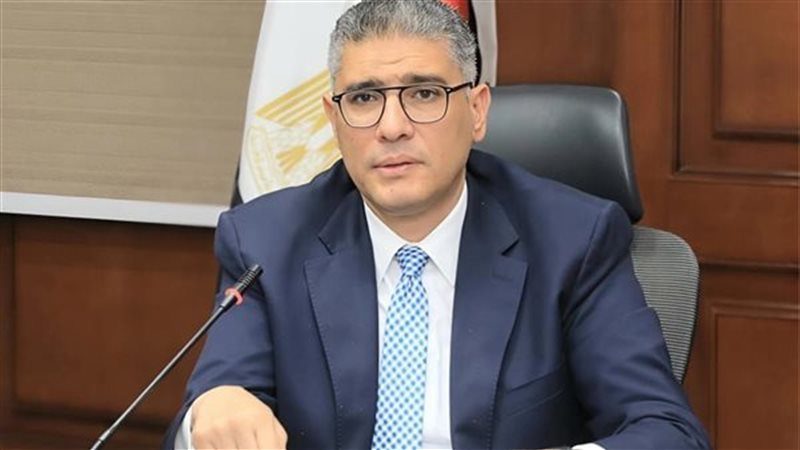محافظ الجيزة مهندس