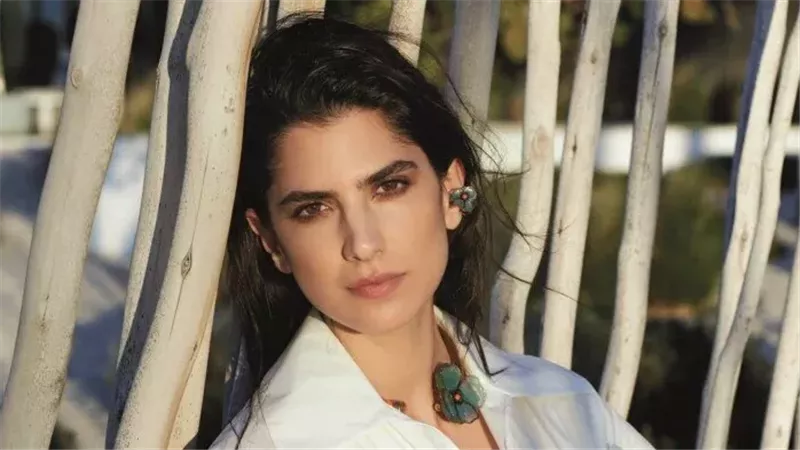 كارمن بصيبص، فيتو