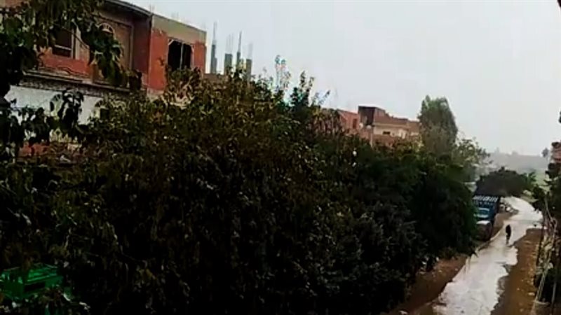 برق ورعد وأمطار متفاوتة