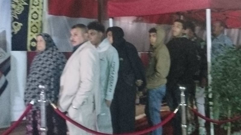 رغم سوء الأحوال الجوية،