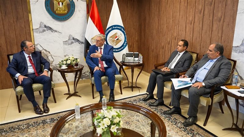 بدوي أثناء اللقاء،