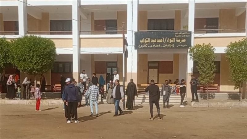 إقبال متوسط، فيتو