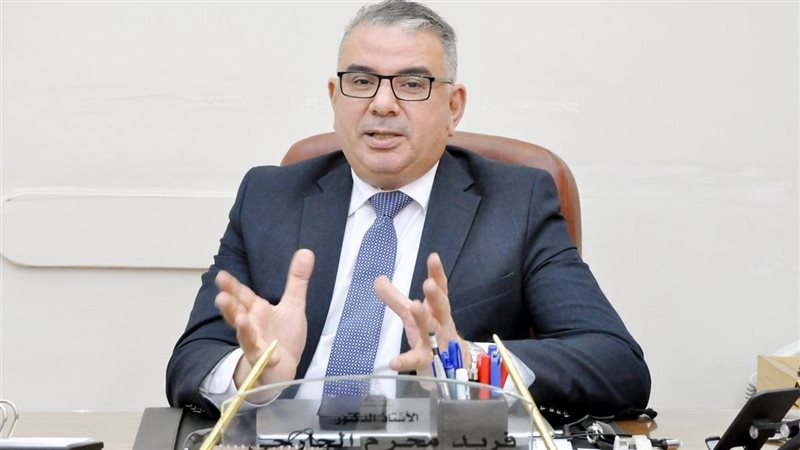 عميد كلية التجارة