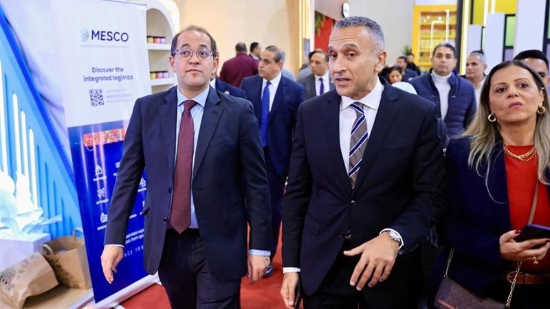 جانب من زيارة الوزير
