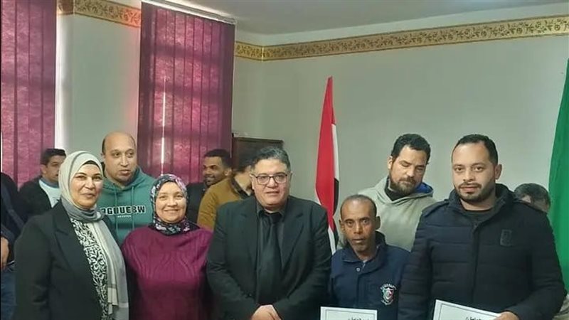 توزيع عقود العمل،
