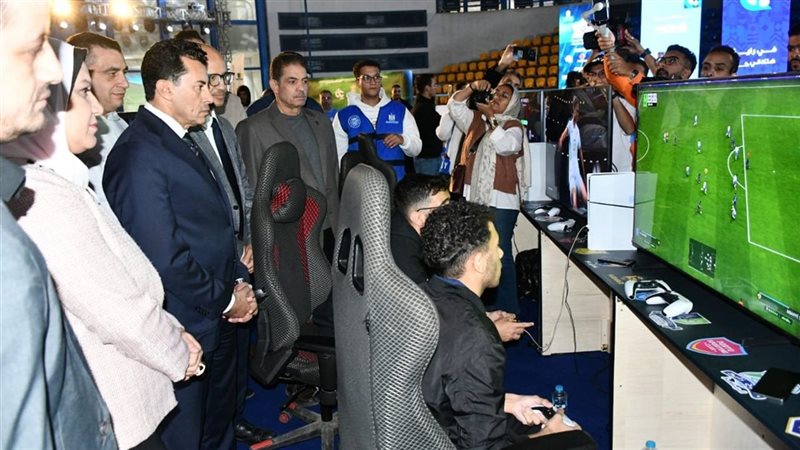 وزير الشباب والرياضة