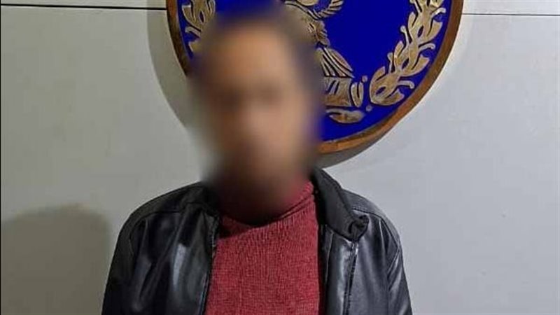 سائق يقتحم شركة قروض