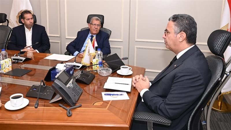 وزير التموين خلال