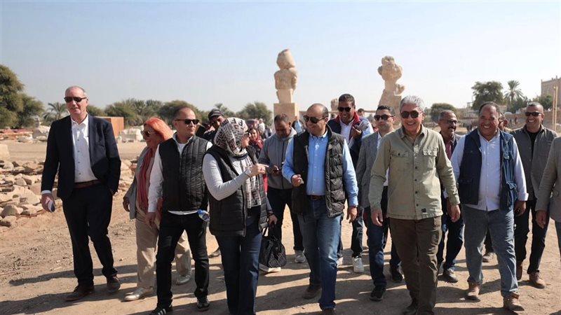 جولة وزير السياحة