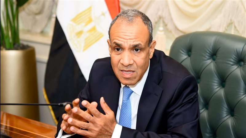 الدكتور بدر عبد العاطي
