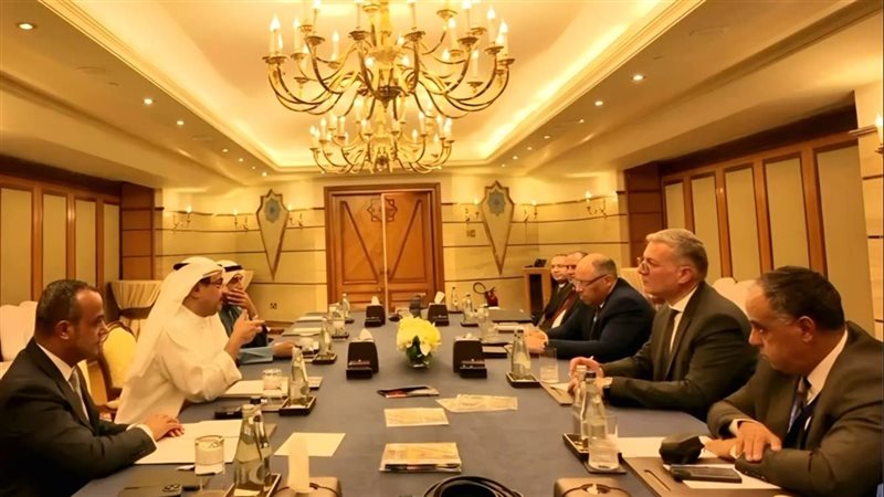 بدوي أثناء اجتماعة