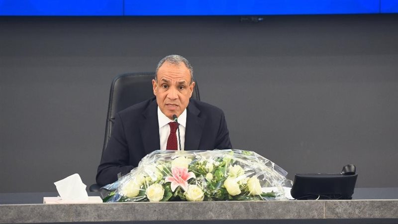 الدكتور بدر عبد العاطى