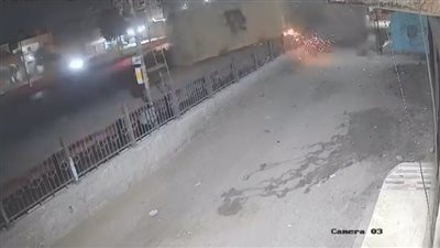 مرعب.. لحظة سقوط حاويات قطار طوخ (فيديو)