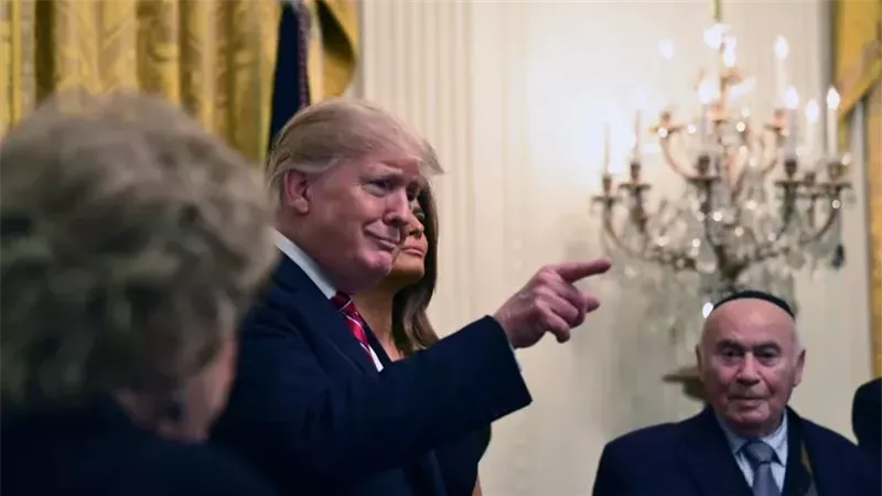 ترامب يقيم حفل حانوكا