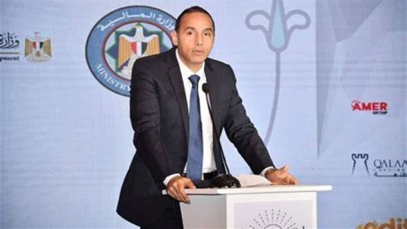 إسلام عزام رئيس البورصة