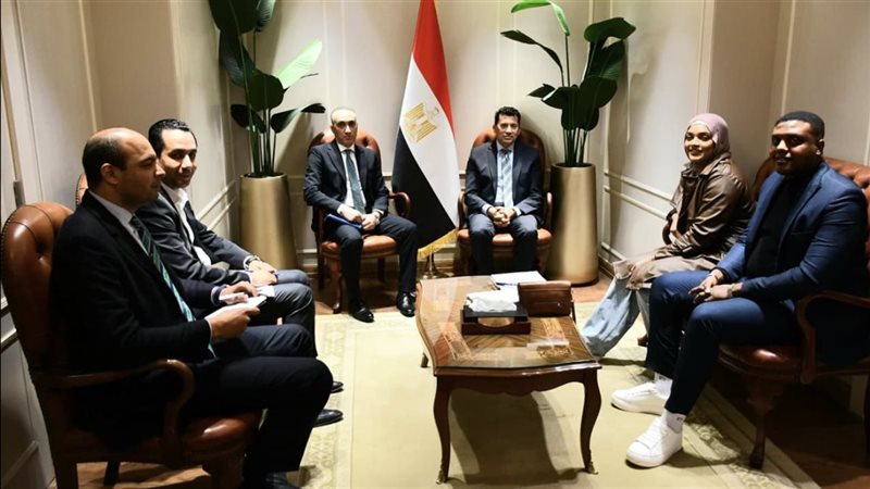 وزير الشباب والرياضة