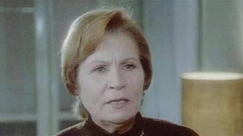 الفنانة القديرة زهرة