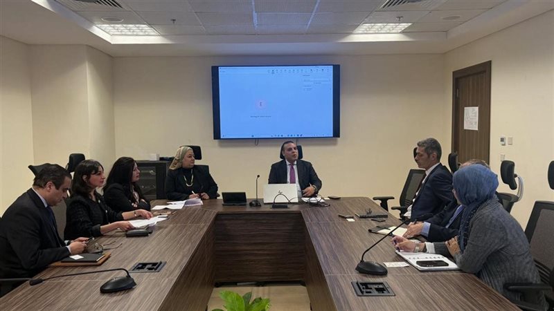 مباحثات تجارية بين