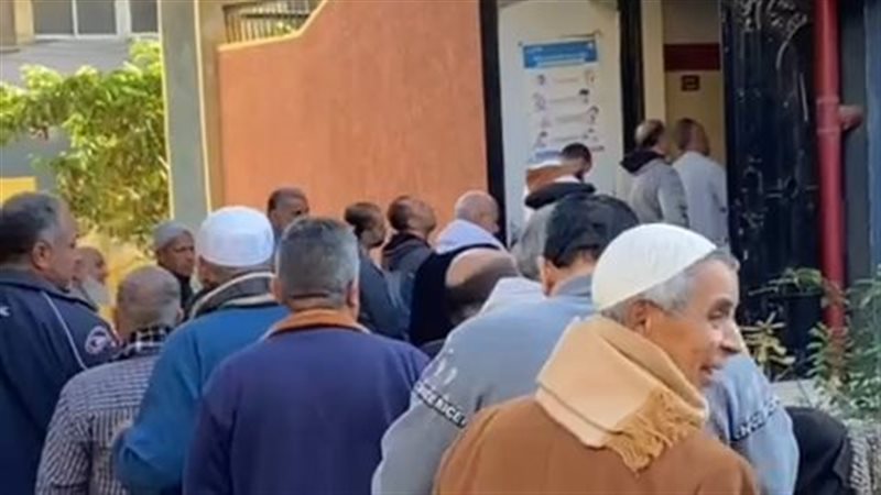 إقبال على لجنة مدرسة