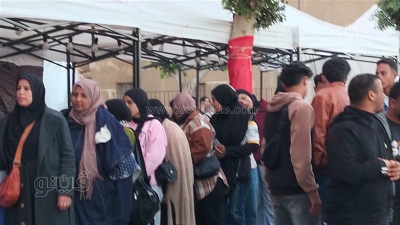 جانب من توافد الناخبات،