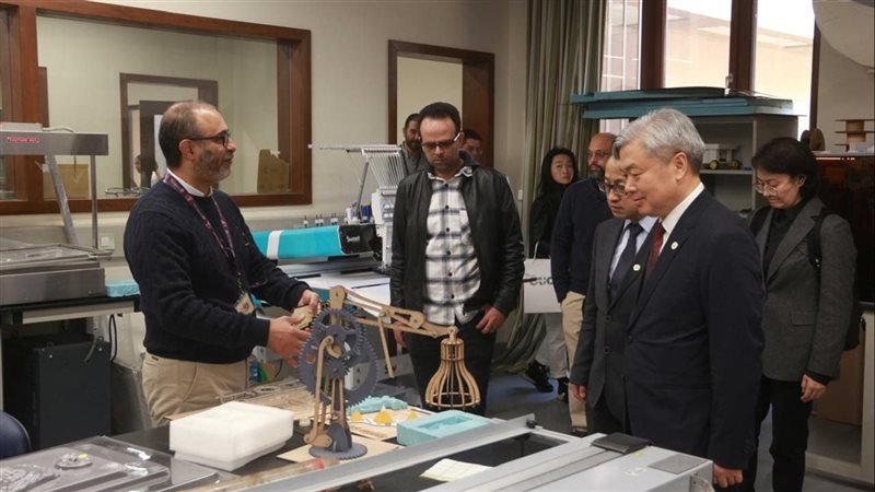 وفد جامعة الصين للاتصالات
