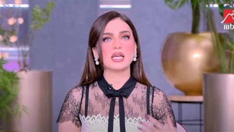 ياسمين عز 