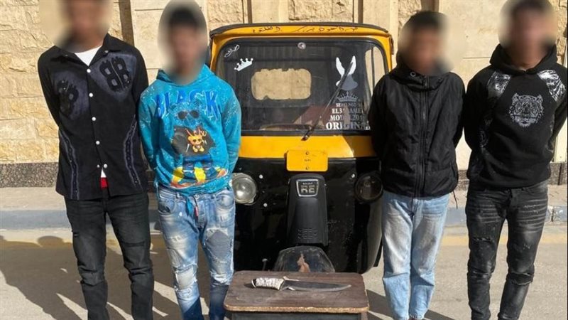 ضبط 4 عاطلين وراء