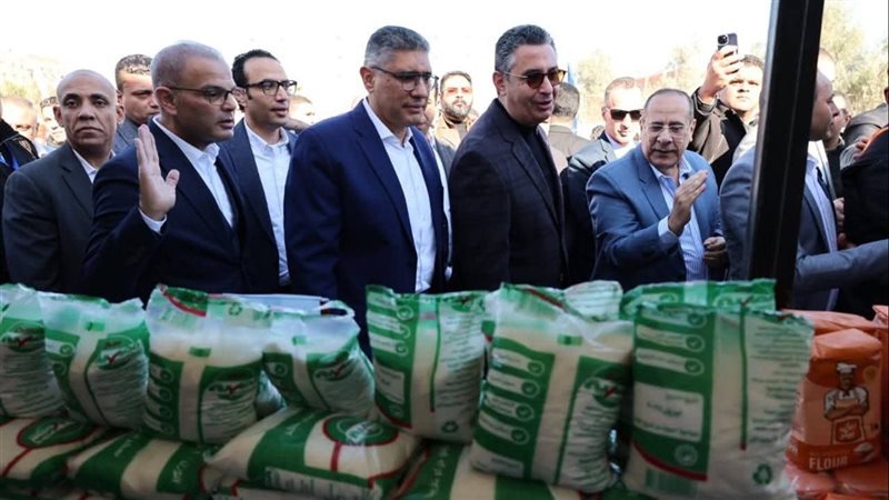 محافظ الجيزة ووزير