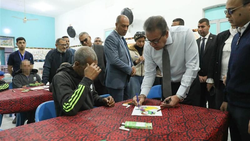 وزير الصحة خلال التفقد