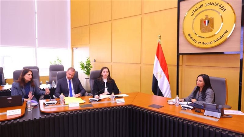 اجتماع الدكتورة مايا