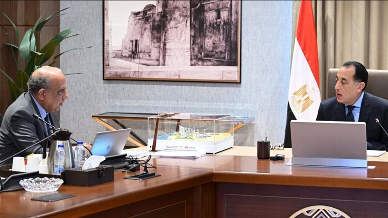 رئيس الوزراء ووزير