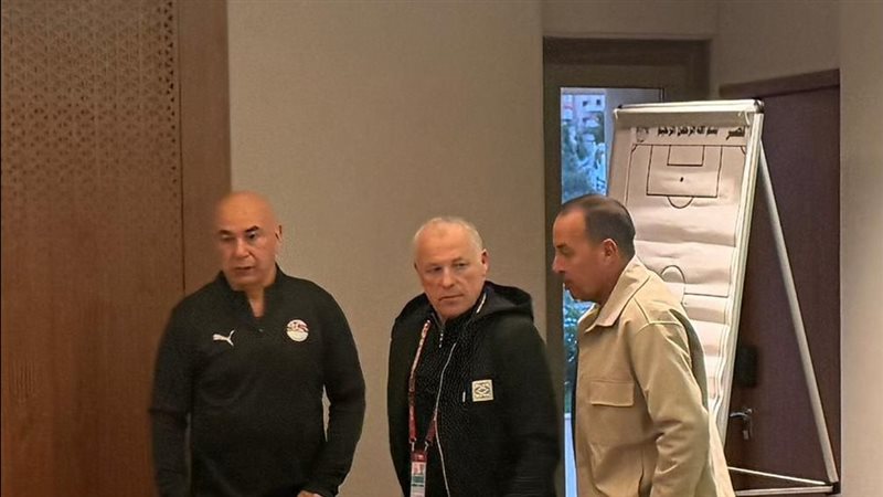 أبو ريدة يجتمع بمنتخب