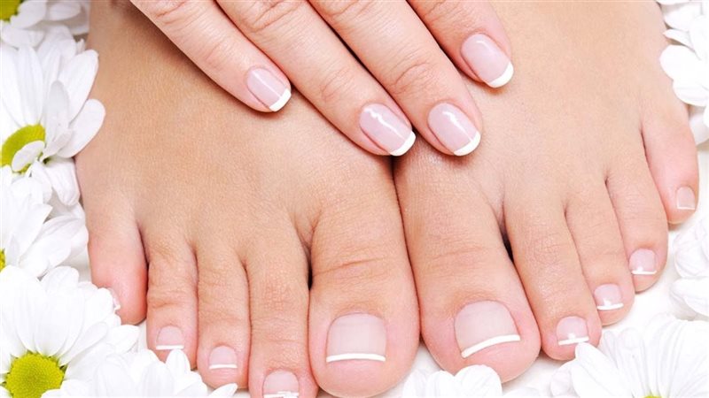 العناية باليدين والأظافر
