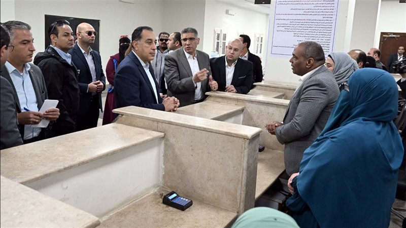 مدبولي يتفقد مجمع